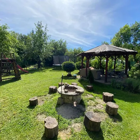 Semesterbostad Magyar Lovasvendeghaz *