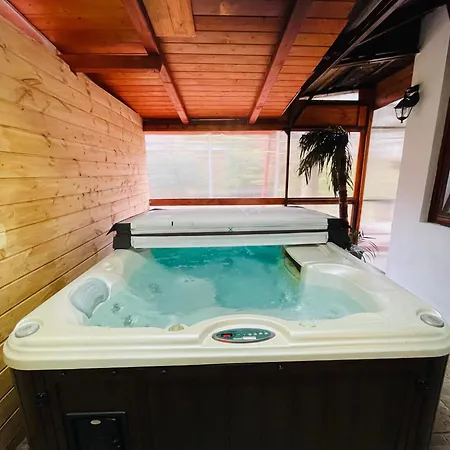 Magyar Lovasvendeghaz Tatil Evi